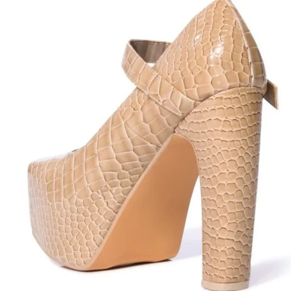 ROUNDABOUT CHUNKY CROC MARY JANE PUMP IN NUDE - Picture 4 of 7